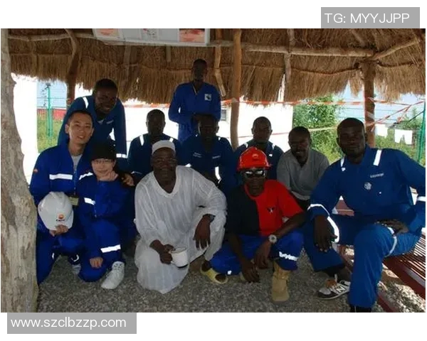 足球明星与外国女生的浪漫故事揭秘你不知道的背后情缘与生活点滴