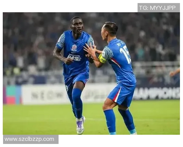 黑粉阴影下的足球明星逆袭之路揭示真相与荣耀的交锋